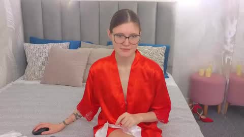 Snapshot of nellloyns chatting on January 25, 2025, 4:24 pm Nelly online show from January 25, 2025, 4:24 pm