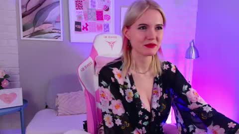 Snapshot of nellloyns chatting on March 3, 2025, 11:35 pm Nelly online show from March 3, 2025, 11:35 pm