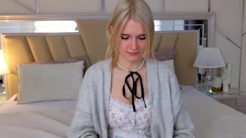 Snapshot of nellloyns chatting on March 6, 2025, 7:32 pm Nelly online show from March 6, 2025, 7:32 pm