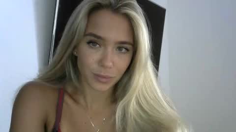 nelly_fortu online show from April 25, 2026, 11:13 am