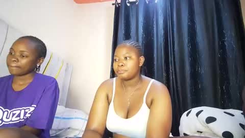 Snapshot of nellyeluxe chatting on May 12, 2026, 8:11 am nellyeluxe online show from May 12, 2026, 8:11 am