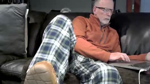 Snapshot of neman4u2c chatting on December 3, 2025, 2:52 am Jack online show from December 3, 2025, 2:52 am