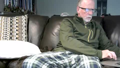 Snapshot of neman4u2c chatting on December 18, 2025, 1:00 am Jack online show from December 18, 2025, 1:00 am