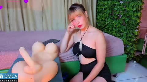 Salome Nena cupcake online show from April 15, 2026, 11:50 am