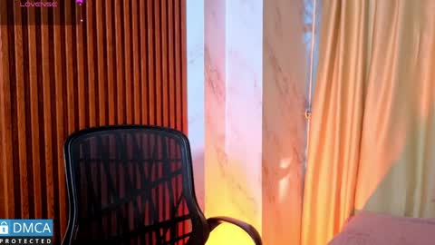 Salome Nena cupcake online show from April 22, 2026, 11:12 am