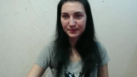 Nensy online show from January 4, 2025, 4:43 pm