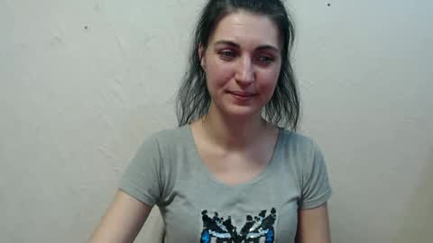 Nensy online show from March 4, 2025, 1:38 pm