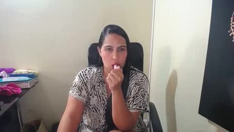 Snapshot of neny445 chatting on December 18, 2024, 7:41 pm kelly lopez online show from December 18, 2024, 7:41 pm