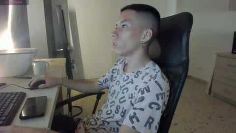 Snapshot of neo_and_jhin chatting on October 2, 2025, 4:58 pm Jhin online show from October 2, 2025, 4:58 pm