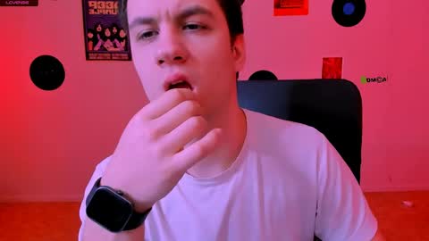 neo_raze_ online show from April 26, 2026, 6:49 pm