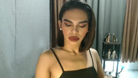Snapshot of neomi_hardcock chatting on June 12, 2026, 6:29 pm neomi online show from June 12, 2026, 6:29 pm