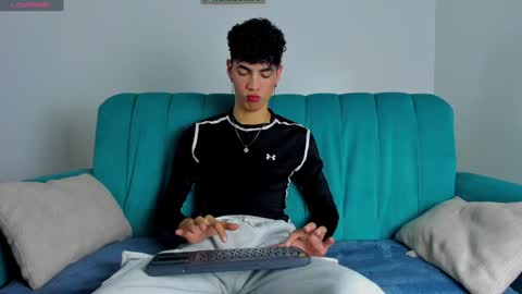  NeoRaptis  jhonatan  online show from January 31, 2025, 8:12 pm