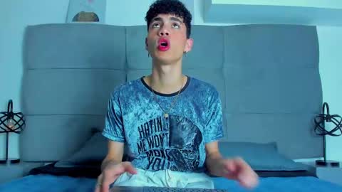  NeoRaptis  jhonatan  online show from March 7, 2025, 8:33 pm