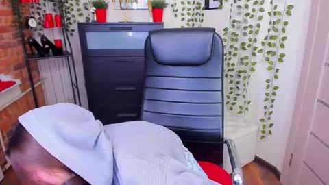 Snapshot of nero_asta chatting on November 30, 2025, 11:03 am nero_asta online show from November 30, 2025, 11:03 am