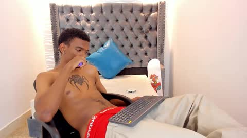 Nero online show from December 4, 2025, 7:55 pm