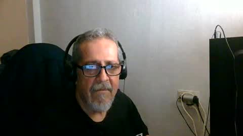 Snapshot of neron401 chatting on May 12, 2026, 11:24 pm neron401 online show from May 12, 2026, 11:24 pm