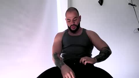 Snapshot of neron_xxl chatting on December 1, 2025, 1:38 pm neron XXL online show from December 1, 2025, 1:38 pm