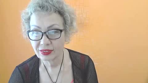 NessyJenixs online show from April 8, 2026, 7:19 am