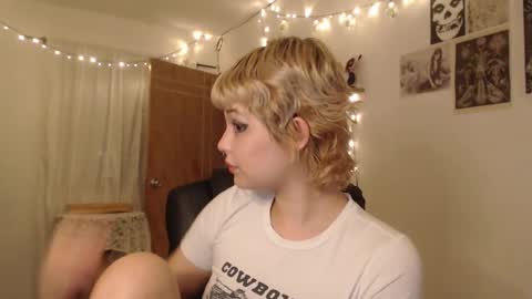 Snapshot of neurotic_witch chatting on March 8, 2025, 9:17 am Mar online show from March 8, 2025, 9:17 am