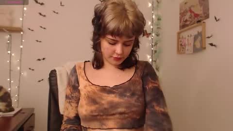 Snapshot of neurotic_witch chatting on November 29, 2025, 10:51 am Mar online show from November 29, 2025, 10:51 am