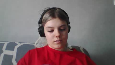 Snapshot of never_enoughh chatting on July 18, 2026, 9:13 am never_enoughh online show from July 18, 2026, 9:13 am