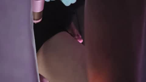 Snapshot of neverenough222 chatting on April 11, 2026, 10:41 am neverenough222 online show from April 11, 2026, 10:41 am