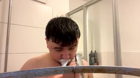 Snapshot of new18_years chatting on December 14, 2025, 7:40 pm Joung Boy online show from December 14, 2025, 7:40 pm