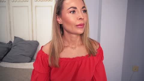 new dee online show from February 26, 2025, 9:21 am