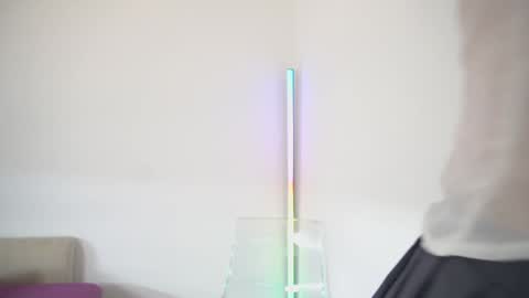 new dee online show from September 23, 2025, 4:15 am