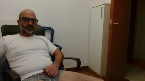 simi online show from October 5, 2025, 4:33 am