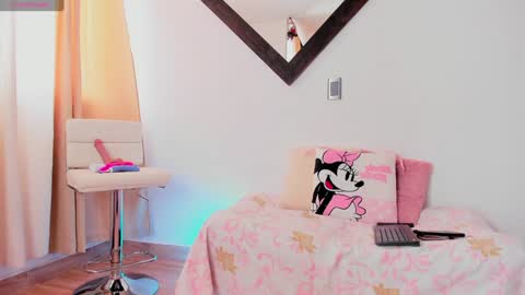 Snapshot of newbarbiedolly chatting on January 25, 2025, 9:04 pm ximena online show from January 25, 2025, 9:04 pm