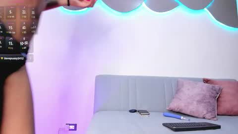 Snapshot of newbarbiedolly chatting on November 8, 2025, 10:30 pm ximena online show from November 8, 2025, 10:30 pm