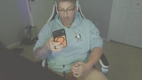 Snapshot of newevo chatting on March 27, 2026, 6:40 pm newevo online show from March 27, 2026, 6:40 pm