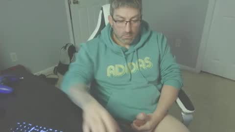 Snapshot of newevo chatting on April 21, 2026, 2:01 pm newevo online show from April 21, 2026, 2:01 pm