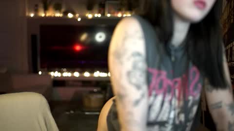 Snapshot of newkitty_18 chatting on January 11, 2026, 12:59 am Nika online show from January 11, 2026, 12:59 am