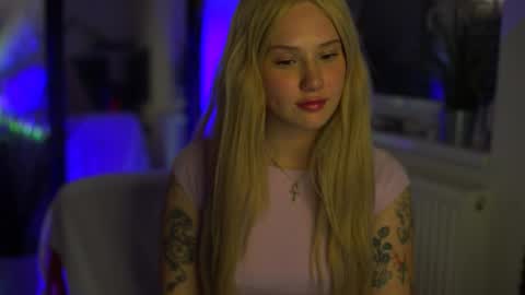 Snapshot of newkitty_18 chatting on March 13, 2026, 10:49 pm Nika online show from March 13, 2026, 10:49 pm