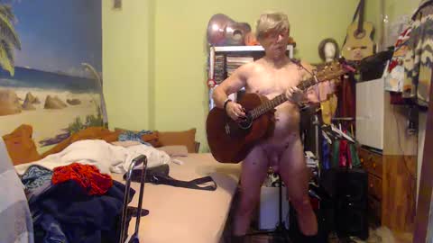 Snapshot of newsexerciser chatting on December 5, 2024, 2:33 pm the hole wold is very horny online show from December 5, 2024, 2:33 pm