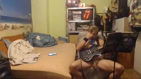 Snapshot of newsexerciser chatting on January 21, 2025, 6:23 pm the hole wold is very horny online show from January 21, 2025, 6:23 pm