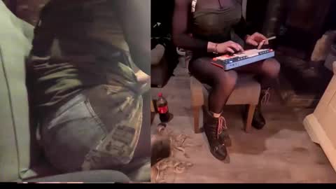 Snapshot of newwetcouple chatting on January 19, 2026, 1:42 am NylonHeelFreaks online show from January 19, 2026, 1:42 am