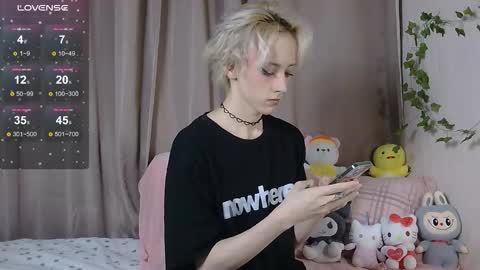 Snapshot of nextvibe1 chatting on November 25, 2025, 5:13 pm NextVibe1 online show from November 25, 2025, 5:13 pm