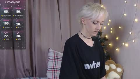 Snapshot of nextvibe1 chatting on December 20, 2025, 8:05 pm NextVibe1 online show from December 20, 2025, 8:05 pm