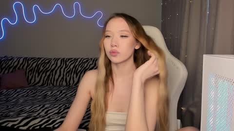 Snapshot of neyrmina chatting on January 9, 2025, 11:47 am Mina online show from January 9, 2025, 11:47 am