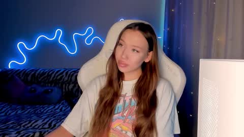 Mina online show from January 18, 2026, 11:47 am