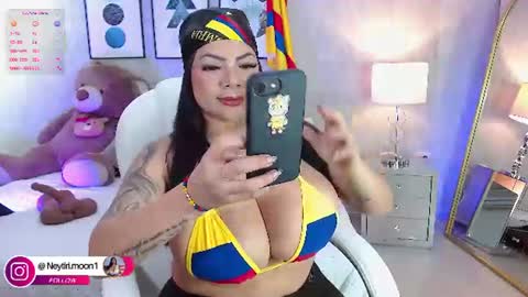 Snapshot of neytiri_moon chatting on June 17, 2026, 12:07 pm Sandra online show from June 17, 2026, 12:07 pm