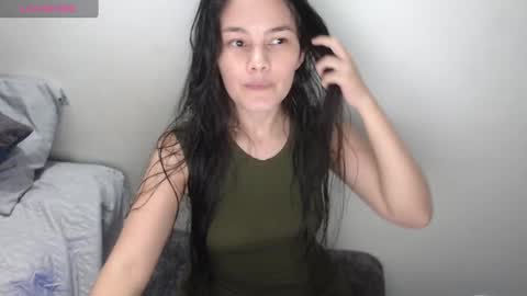 nezuko_sweet online show from December 16, 2024, 3:51 am