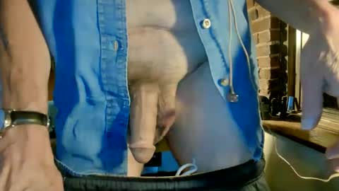 Snapshot of nfgwholoves2cum chatting on September 26, 2025, 2:26 am NFG Nice Friendly Guy Dick online show from September 26, 2025, 2:26 am