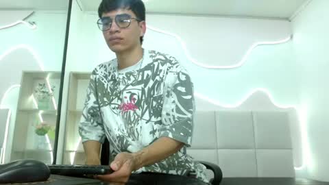 Snapshot of nhicolasmuller chatting on July 24, 2026, 1:47 am NhicolasMuller online show from July 24, 2026, 1:47 am