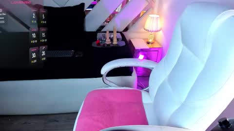 Nia online show from February 26, 2026, 4:22 am