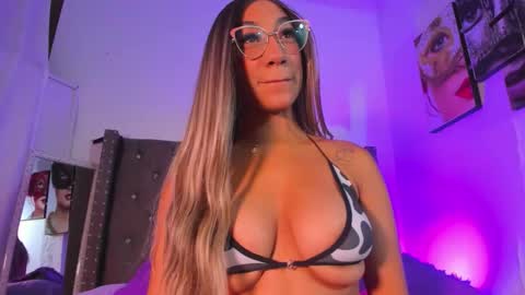 Nia online show from February 16, 2026, 7:32 pm