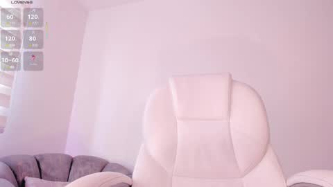 Nia online show from February 11, 2025, 5:40 pm